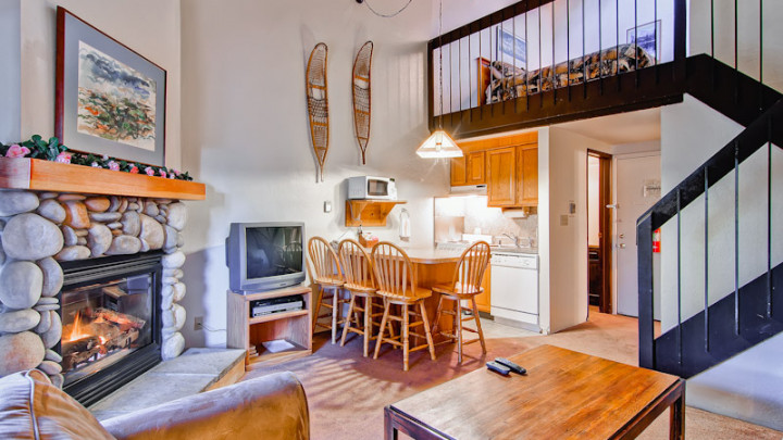 (A210) Loft Condo