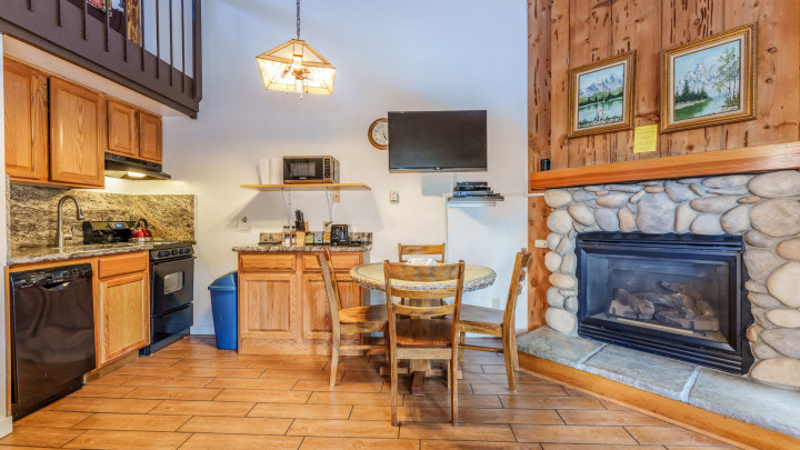 (A206) Loft Condo