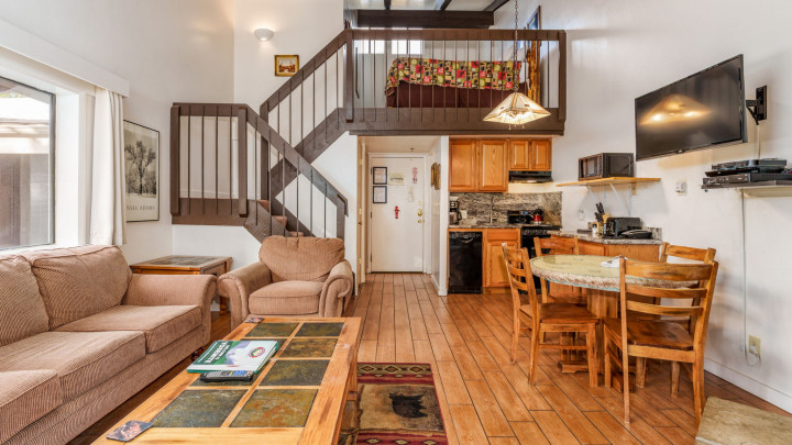 (A206) Loft Condo