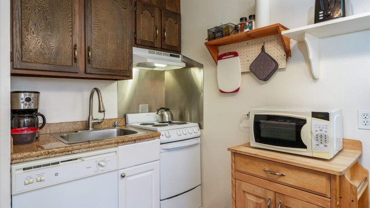 (A109) Studio Condo