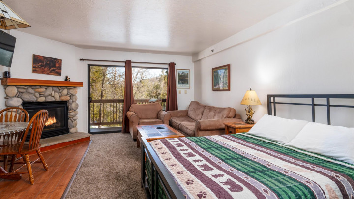 (A109) Studio Condo