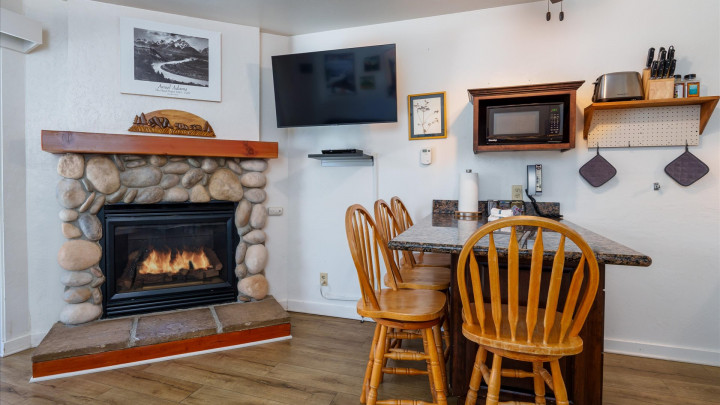(A110) Studio Condo