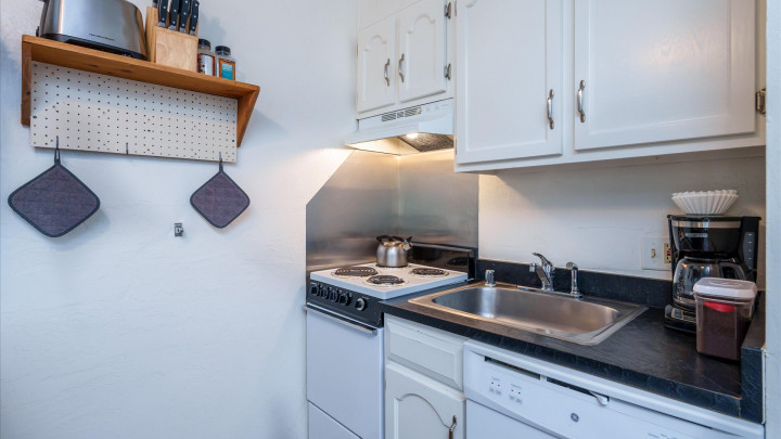 (A110) Studio Condo