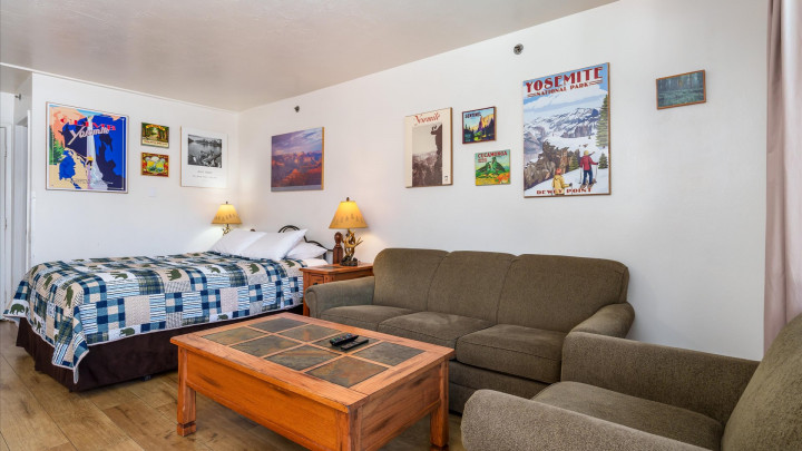 (A110) Studio Condo