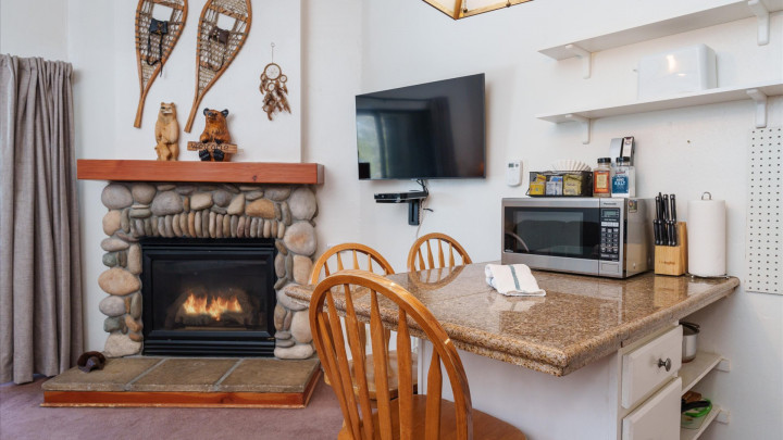 (B210) Loft Condo