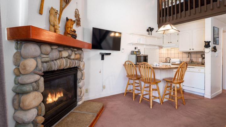 (B210) Loft Condo