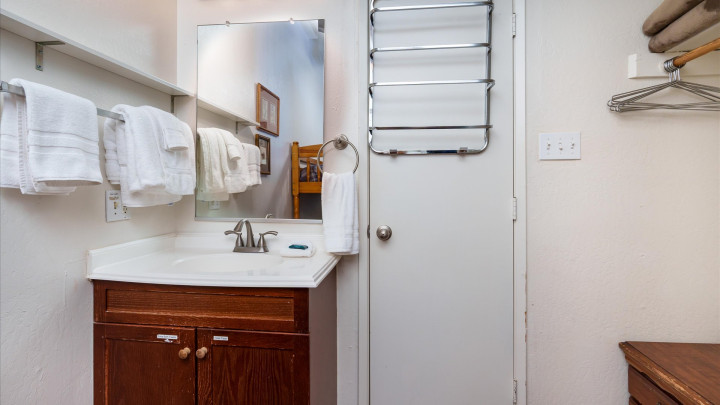(B210) Loft Condo