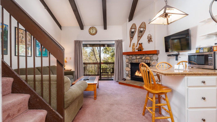 (B210) Loft Condo