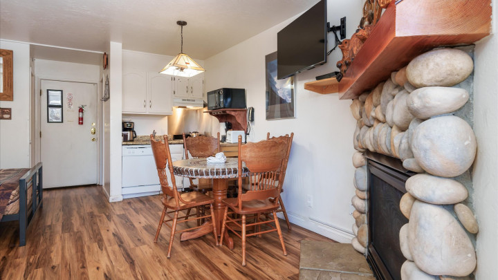 (A111) Studio Condo