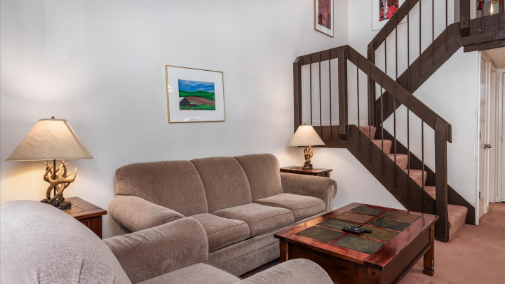 (A202) Loft Condo