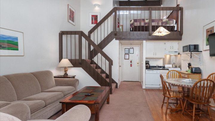 (A202) Loft Condo