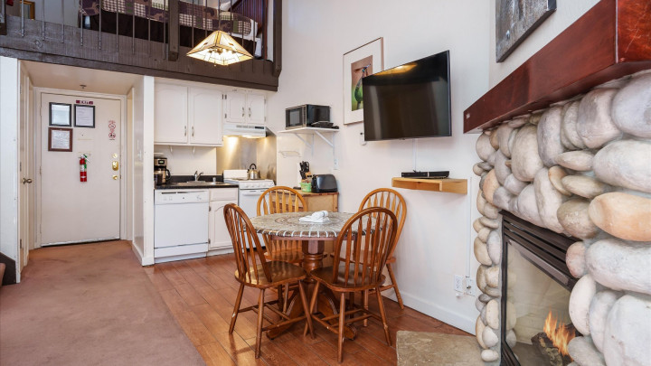 (A202) Loft Condo