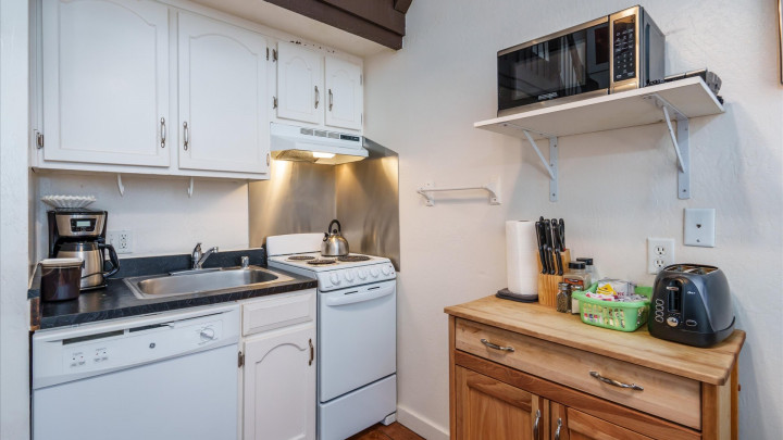 (A202) Loft Condo