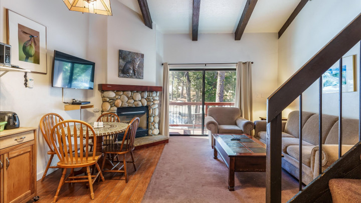 (A202) Loft Condo