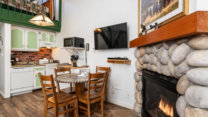 (A204) Loft Condo
