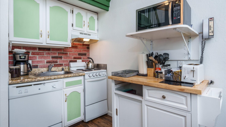(A204) Loft Condo