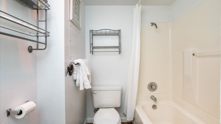 (A204) Loft Condo